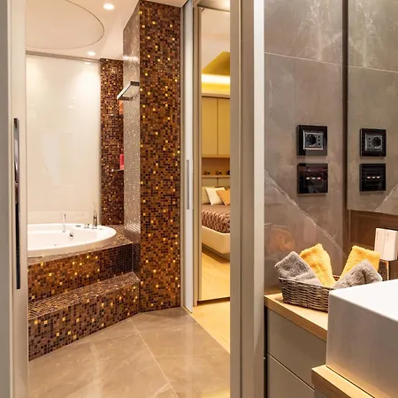 Luxury - Via Sulmona 17 ペスカーラ