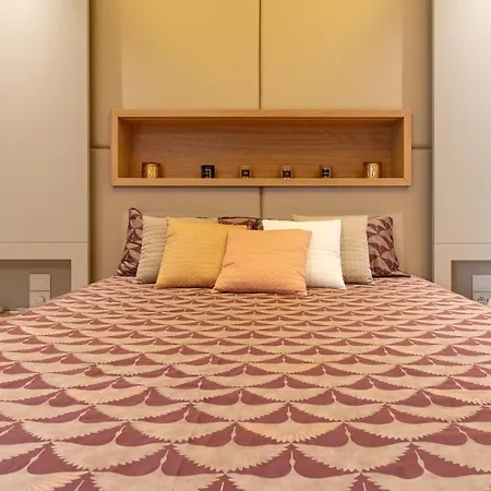 Luxury - Via Sulmona 17 ゲストハウス