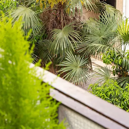 Luxury - Via Sulmona 17 בית הארחה 4*